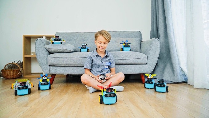 this-smart-toy-car-is-the-best-way-to-teach-your-kid-how-to-code_3