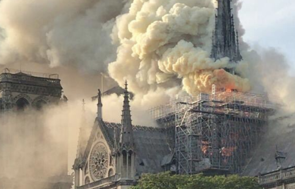 В Украине продают сгоревшую часть собора Парижской Богоматери