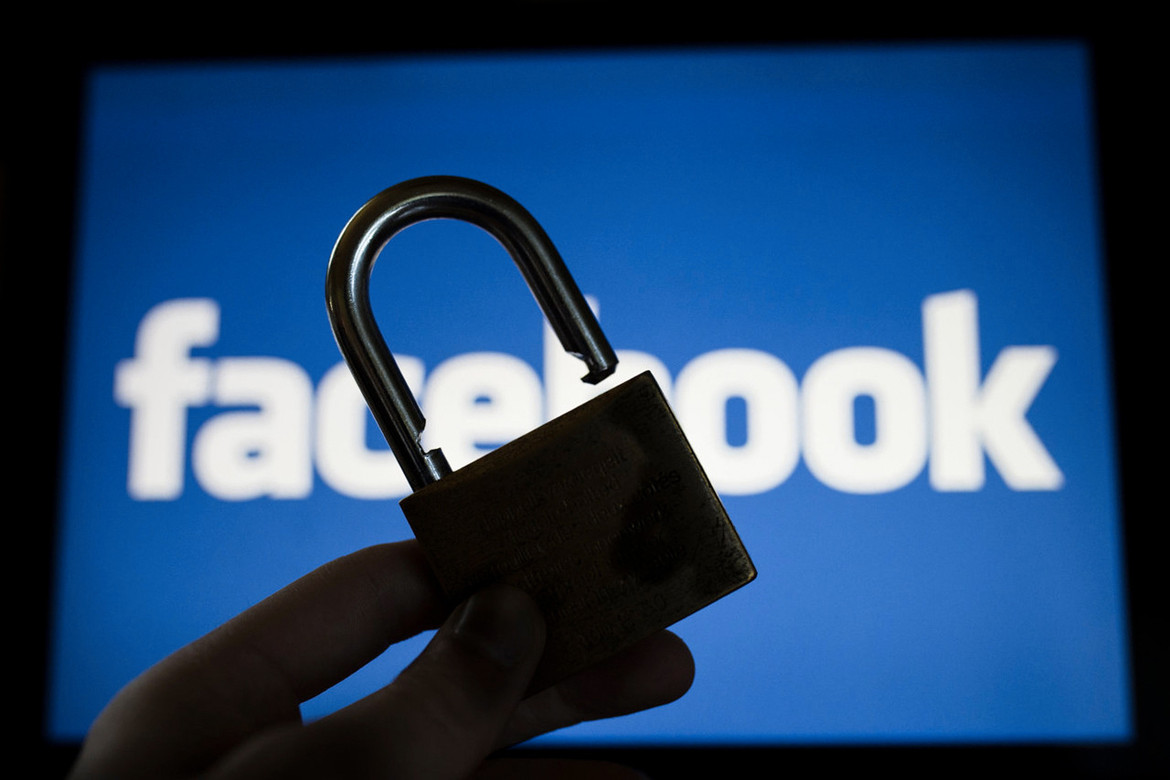 Facebook оказался в центре скандала из-за прослушки пользователей